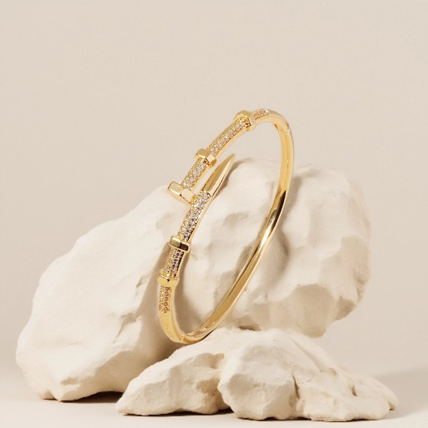 Nail Curve Bangle – Gold