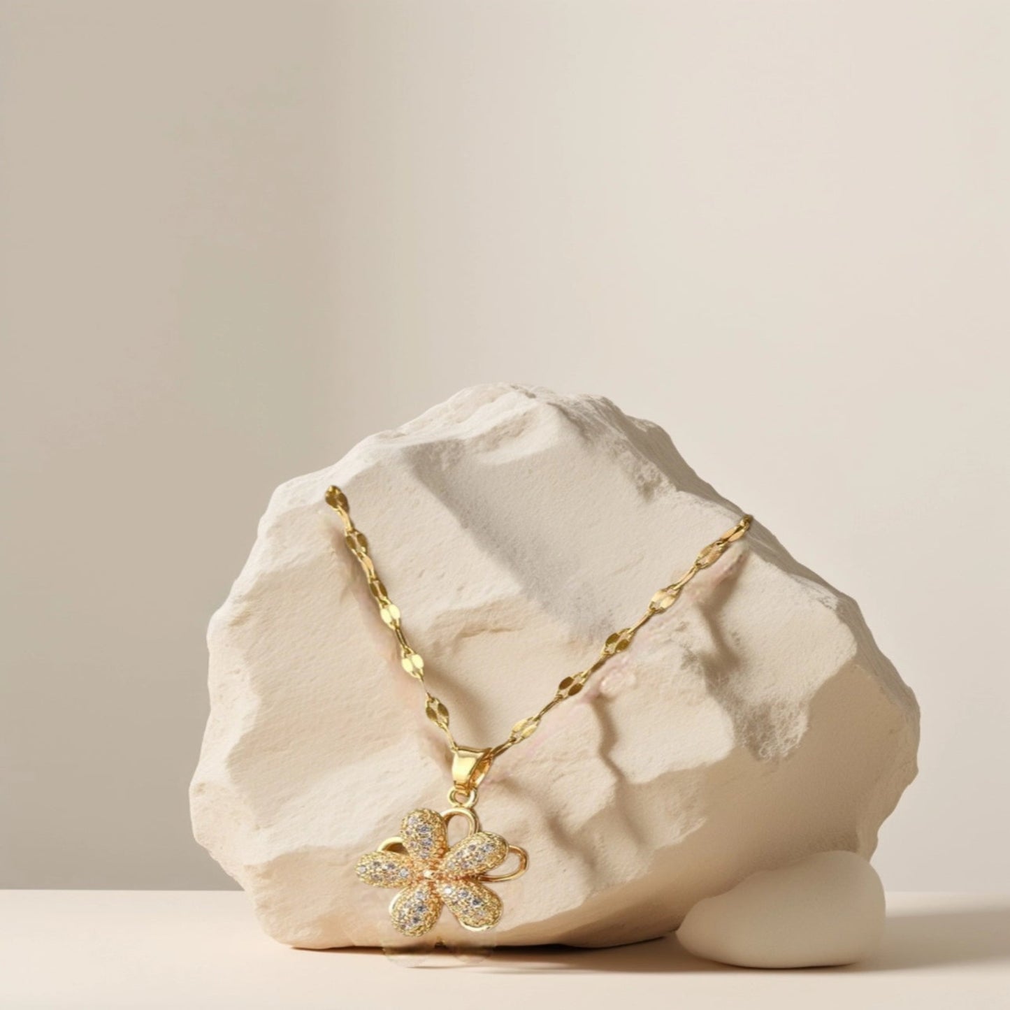 Bloom Pendant Necklace – Gold & Silver